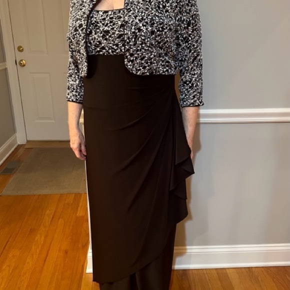 NWT Alex Evenings 2 piece black gown with black and white Jacket - Picture 3 of 10